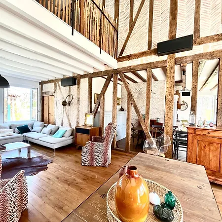 Villa Authentique Du Xix E Siecle Avec Piscine *