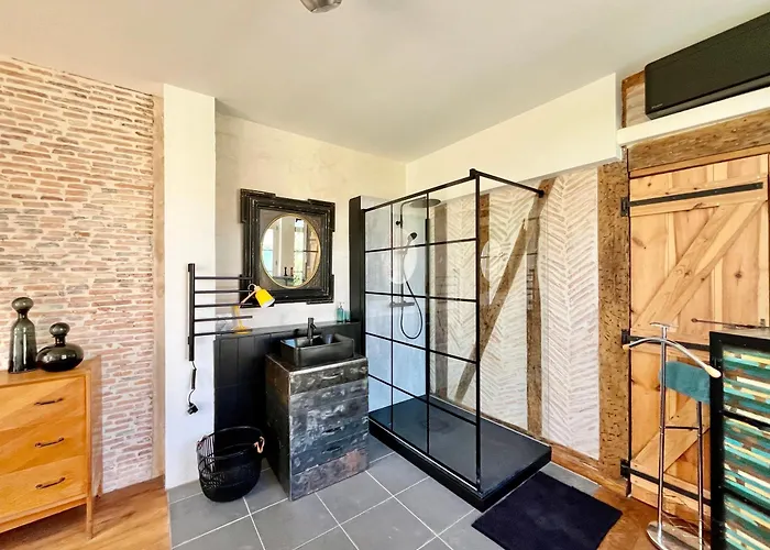 Authentique Du Xix E Siecle Avec Piscine Villa