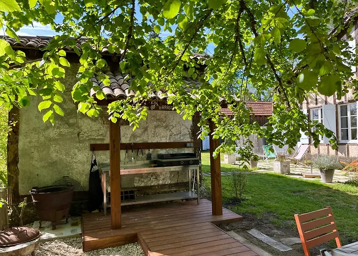 Villa Authentique Du Xix E Siecle Avec Piscine Lue